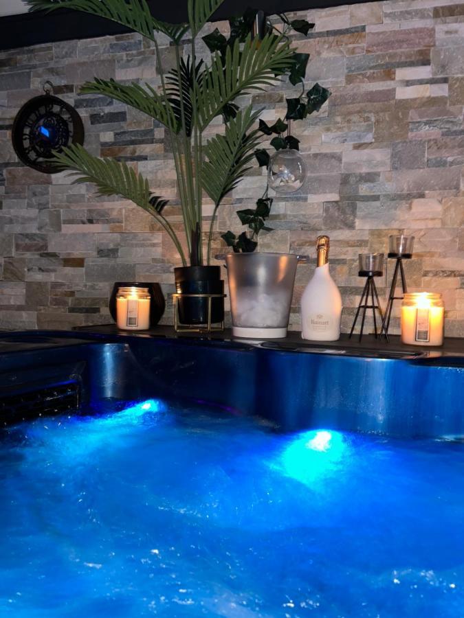 Bed and Breakfast Mon Petit Bali Моссан-лез-Альпій Екстер'єр фото