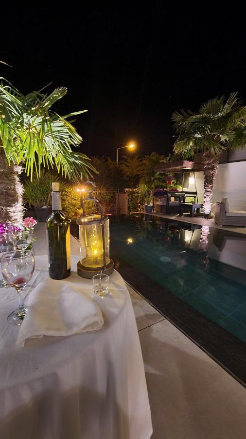 Bed and Breakfast Mon Petit Bali Моссан-лез-Альпій Екстер'єр фото